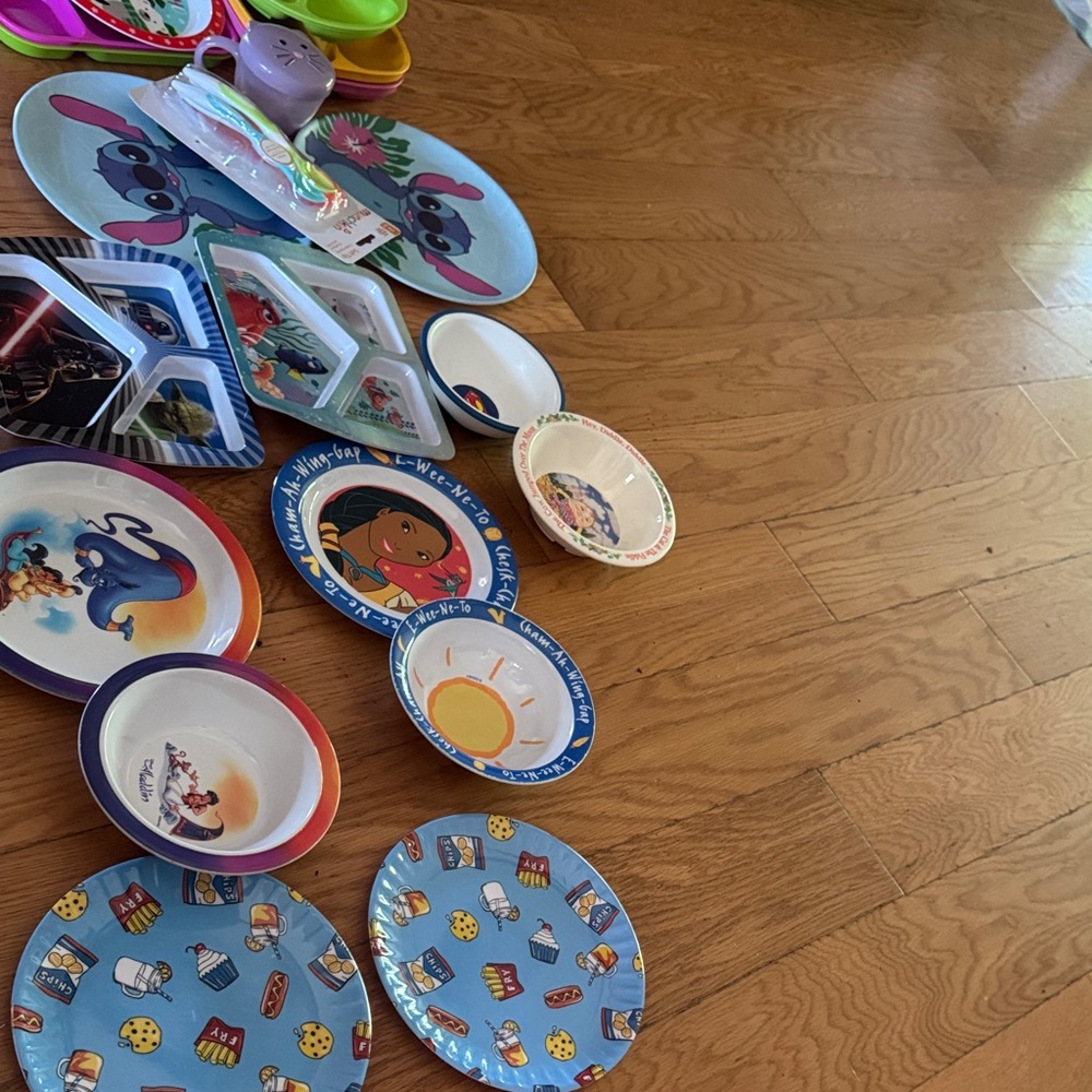 Kids cutlery/Plates and Bowls Bundle Disney ReSprout Star Wars 14 plates 4 bowls
